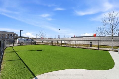 Photo 18 at 2516 - 2550 Simcoe Street N, Windfields, Oshawa