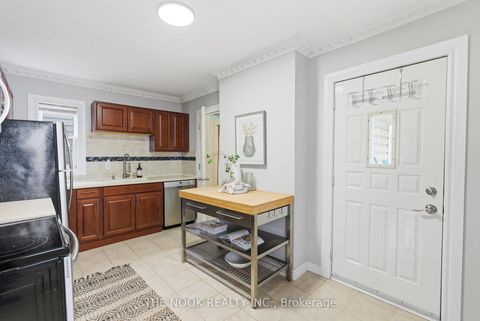 Photo 16 at 115 Banting Avenue, Central, Oshawa