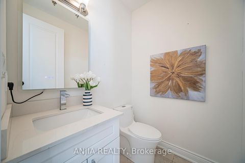 Photo 7 at 45 Kahshe Lane W, Rural Richmond Hill, Richmond Hill