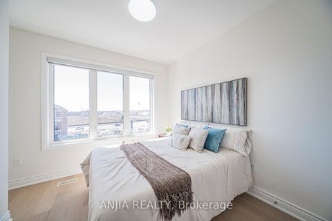 Photo 18 at 45 Kahshe Lane W, Rural Richmond Hill, Richmond Hill