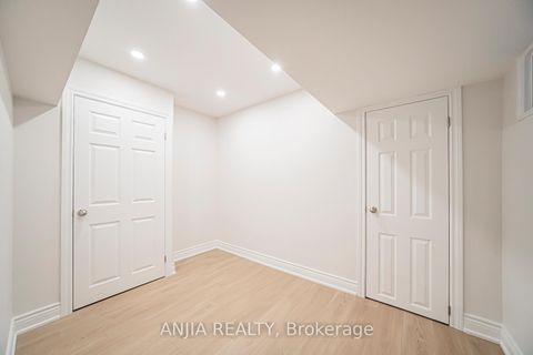 Photo 23 at 45 Kahshe Lane W, Rural Richmond Hill, Richmond Hill