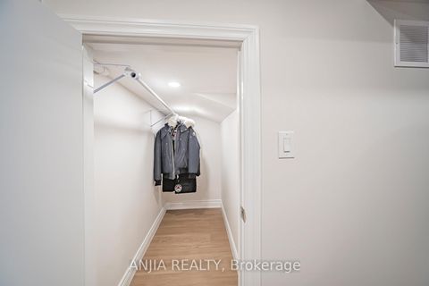 Photo 24 at 45 Kahshe Lane W, Rural Richmond Hill, Richmond Hill