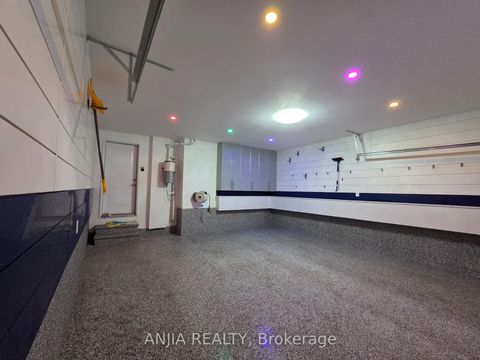 Photo 27 at 45 Kahshe Lane W, Rural Richmond Hill, Richmond Hill