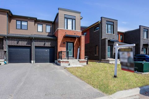 Photo 1 at 16 Fairlane Avenue, Painswick South, Barrie