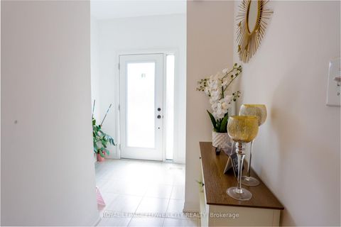 Photo 3 at 16 Fairlane Avenue, Painswick South, Barrie