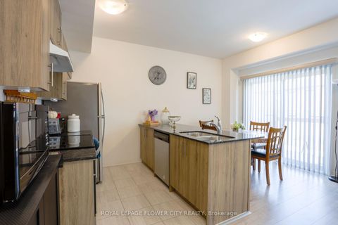 Photo 9 at 16 Fairlane Avenue, Painswick South, Barrie