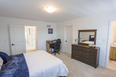 Photo 13 at 16 Fairlane Avenue, Painswick South, Barrie