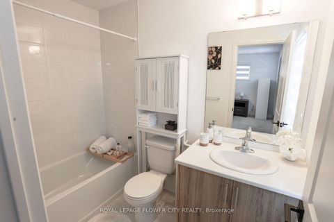 Photo 14 at 16 Fairlane Avenue, Painswick South, Barrie