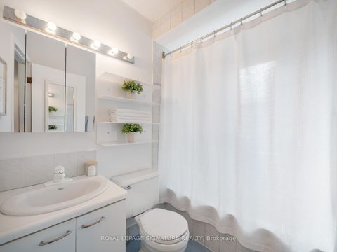 Photo 18 at 487 Sackville Street, South St. James Town, Toronto