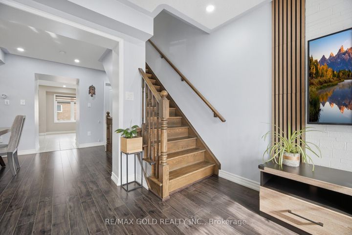 Photo 11 at 40 Memory Lane E, Northwest Brampton, Brampton