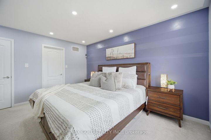 Photo 14 at 40 Memory Lane E, Northwest Brampton, Brampton