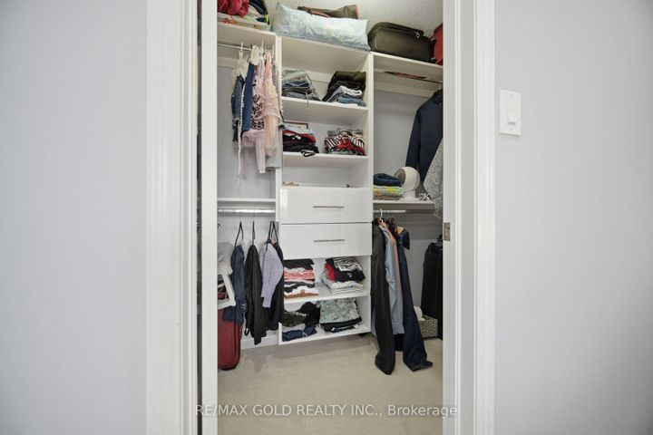 Photo 18 at 40 Memory Lane E, Northwest Brampton, Brampton