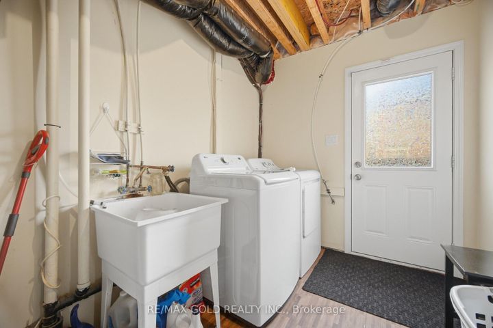 Photo 28 at 40 Memory Lane E, Northwest Brampton, Brampton