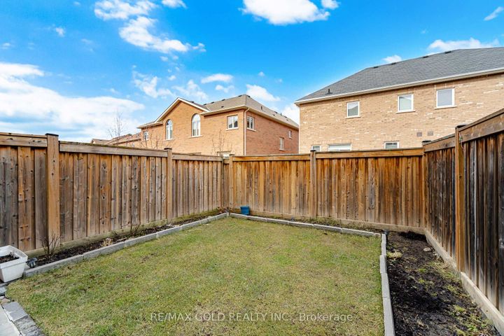 Photo 29 at 40 Memory Lane E, Northwest Brampton, Brampton