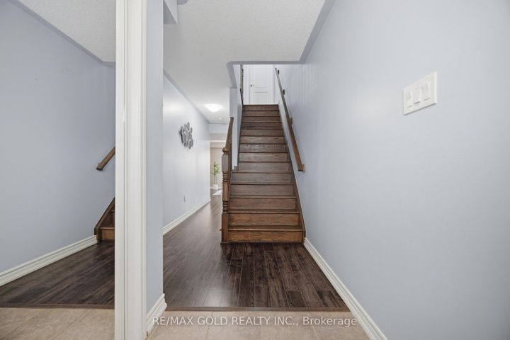 Photo 37 at 40 Memory Lane E, Northwest Brampton, Brampton