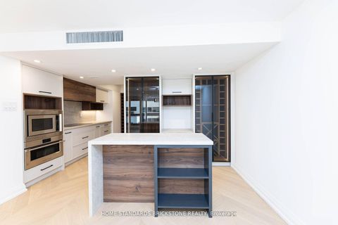 Photo 18 at 805 - 61 St Clair Avenue W, St. Clair, Toronto