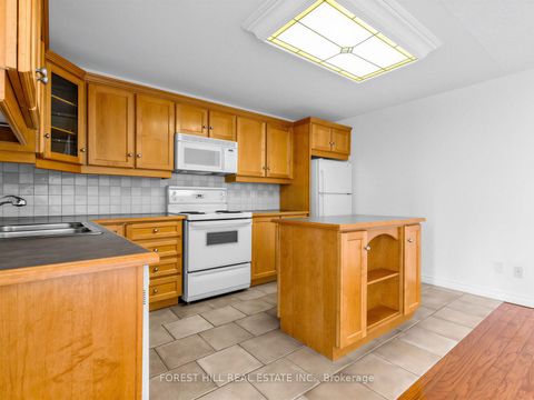 Photo 7 at 2313 - 633 Bay Street, Bay Street Corridor, Toronto