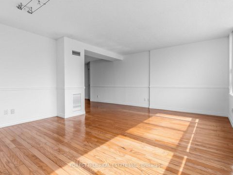 Photo 13 at 2313 - 633 Bay Street, Bay Street Corridor, Toronto