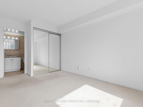 Photo 19 at 2313 - 633 Bay Street, Bay Street Corridor, Toronto