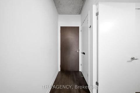 Photo 4 at 508 - 560 King Street W, Waterfront Communities C1, Toronto