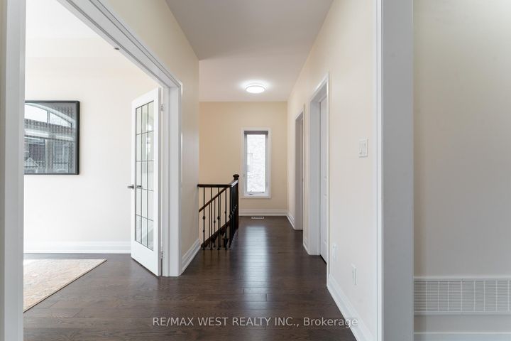 Photo 5 at 186 Bralorne Trail, Highbush, Pickering