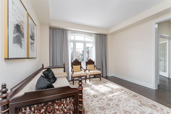 Photo 7 at 186 Bralorne Trail, Highbush, Pickering