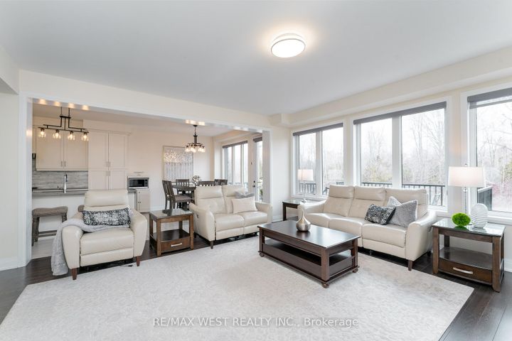 Photo 14 at 186 Bralorne Trail, Highbush, Pickering