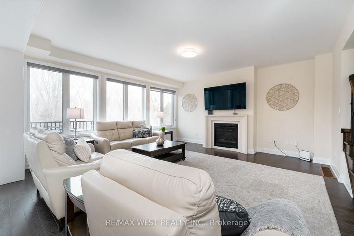 Photo 15 at 186 Bralorne Trail, Highbush, Pickering