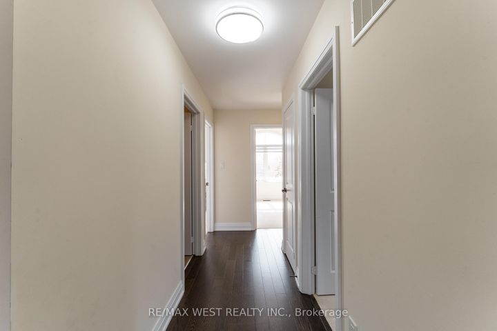 Photo 17 at 186 Bralorne Trail, Highbush, Pickering