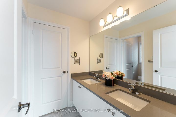 Photo 24 at 186 Bralorne Trail, Highbush, Pickering