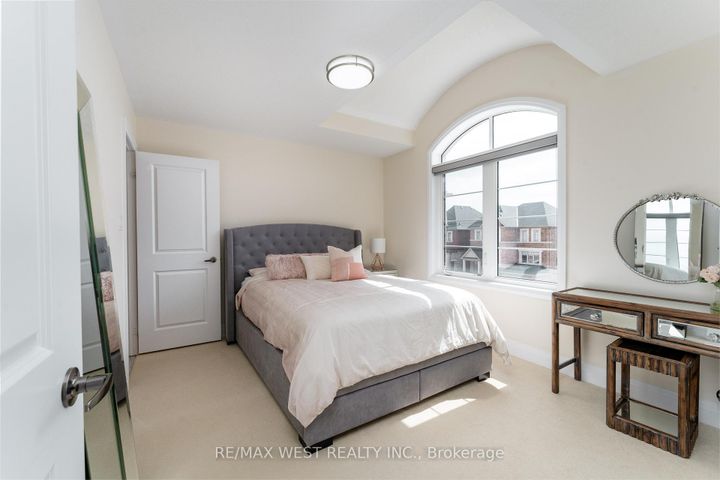 Photo 27 at 186 Bralorne Trail, Highbush, Pickering