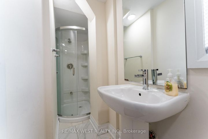 Photo 33 at 186 Bralorne Trail, Highbush, Pickering