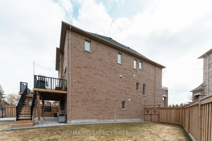 Photo 38 at 186 Bralorne Trail, Highbush, Pickering