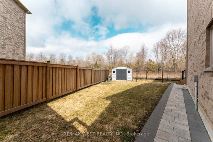 Photo 41 at 186 Bralorne Trail, Highbush, Pickering