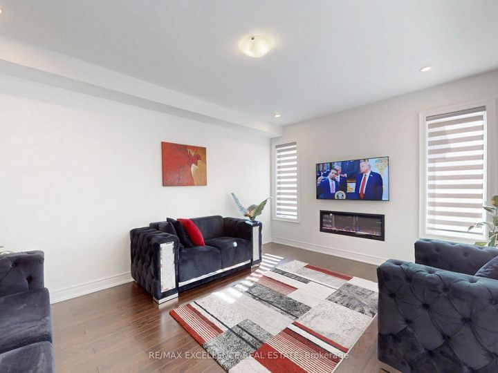 Photo 6 at 33 Tiger Crescent, Wellington North, Brampton