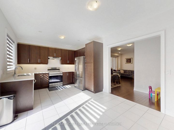 Photo 11 at 33 Tiger Crescent, Wellington North, Brampton