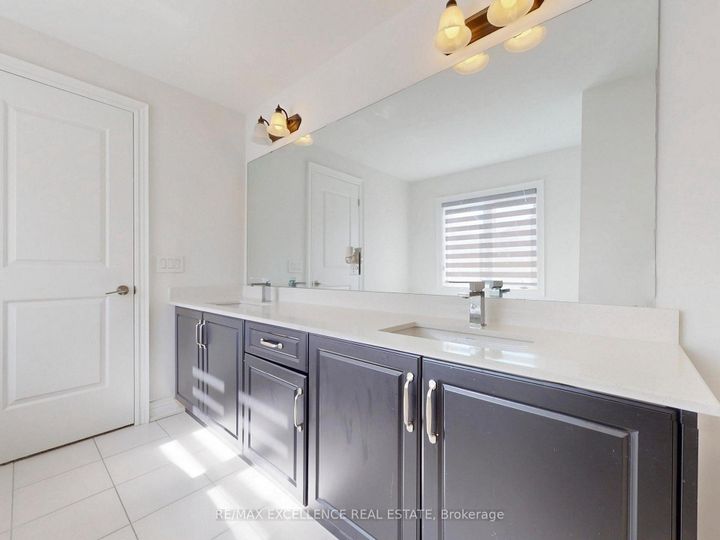 Photo 27 at 33 Tiger Crescent, Wellington North, Brampton