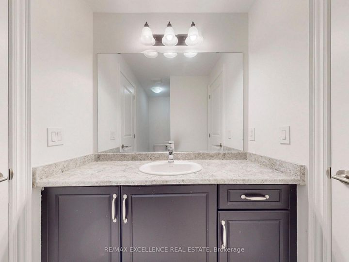 Photo 37 at 33 Tiger Crescent, Wellington North, Brampton