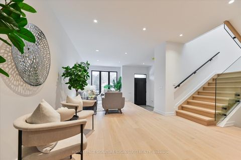 Photo 5 at 44 Doris Drive, Parkview, Toronto