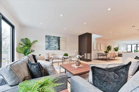 Photo 7 at 44 Doris Drive, Parkview, Toronto