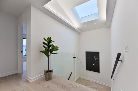 Photo 15 at 44 Doris Drive, Parkview, Toronto