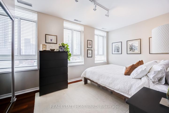 Photo 6 at 702 - 135 Maitland Street, Yonge Corridor, Toronto