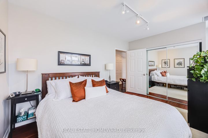 Photo 8 at 702 - 135 Maitland Street, Yonge Corridor, Toronto