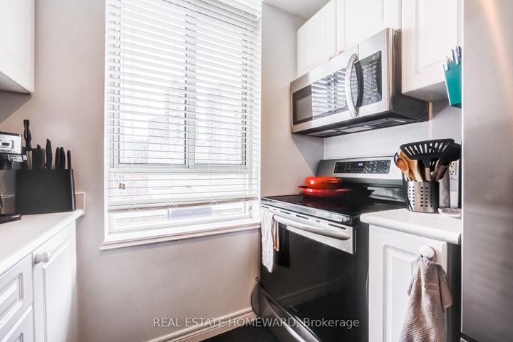 Photo 10 at 702 - 135 Maitland Street, Yonge Corridor, Toronto