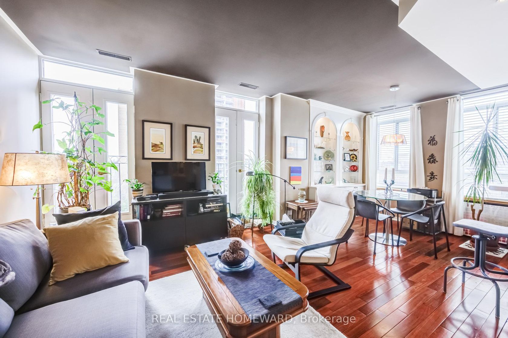 702 - 135 Maitland Street, Yonge Corridor, Toronto photo number 2