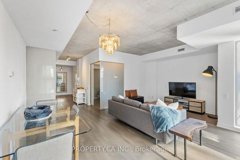 Photo 11 at 623 - 560 King Street W, Waterfront Communities C1, Toronto