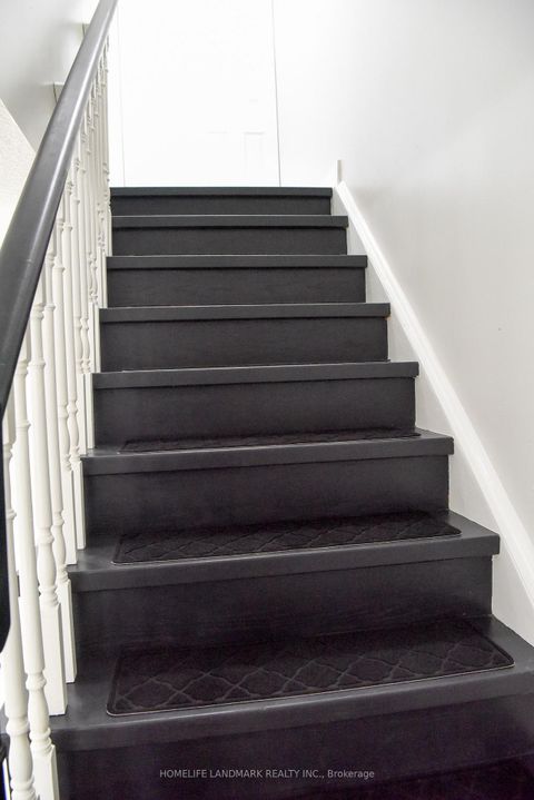 Photo 16 at 6 Silver Maple Crescent, Holly, Barrie