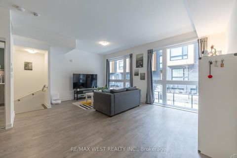 Photo 5 at 27 - 35 Birchcliff Avenue, Cliffside, Toronto