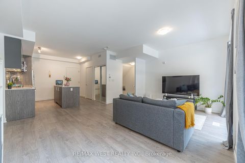 Photo 10 at 27 - 35 Birchcliff Avenue, Cliffside, Toronto