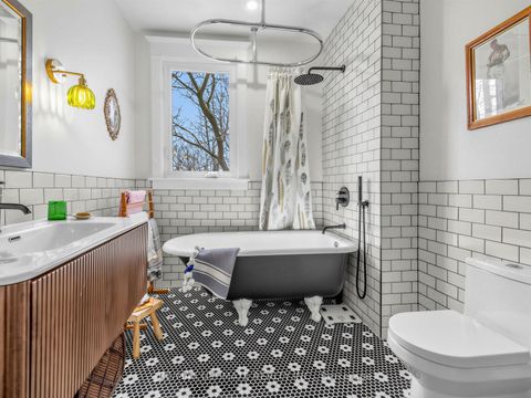 Photo 25 at 18 Blantyre Avenue, Cliffside, Toronto